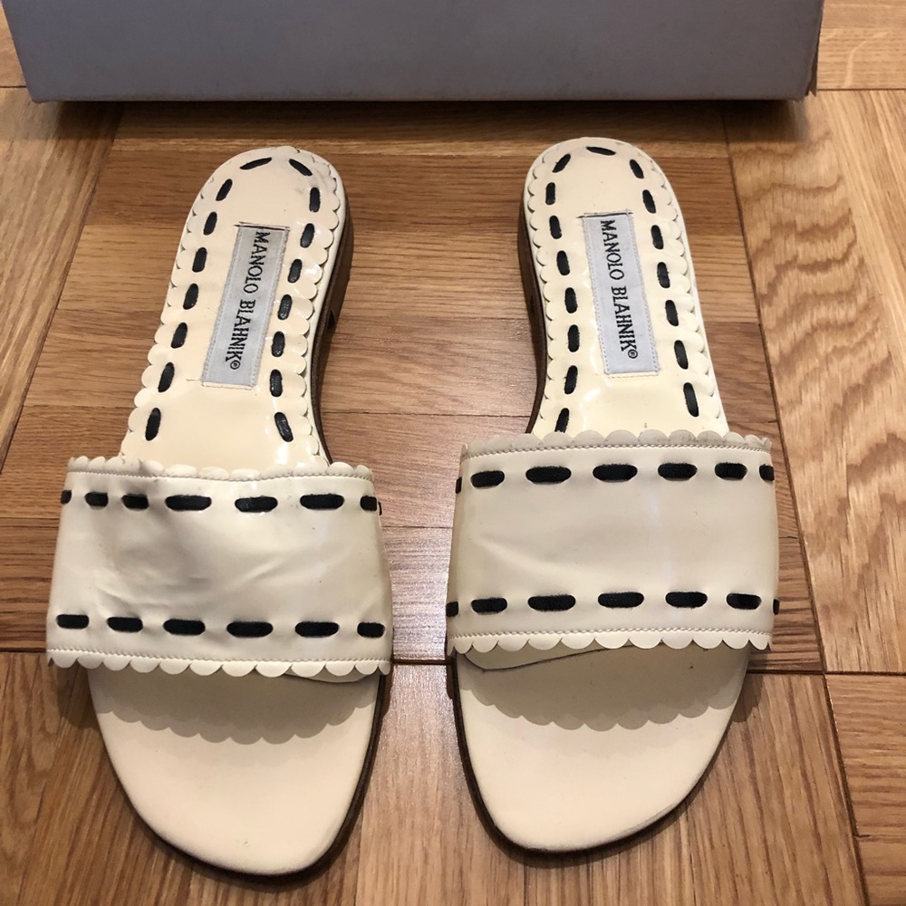 Manolo Blahnik White Patent Leather Slide Sandal with Black Detail size 5.5